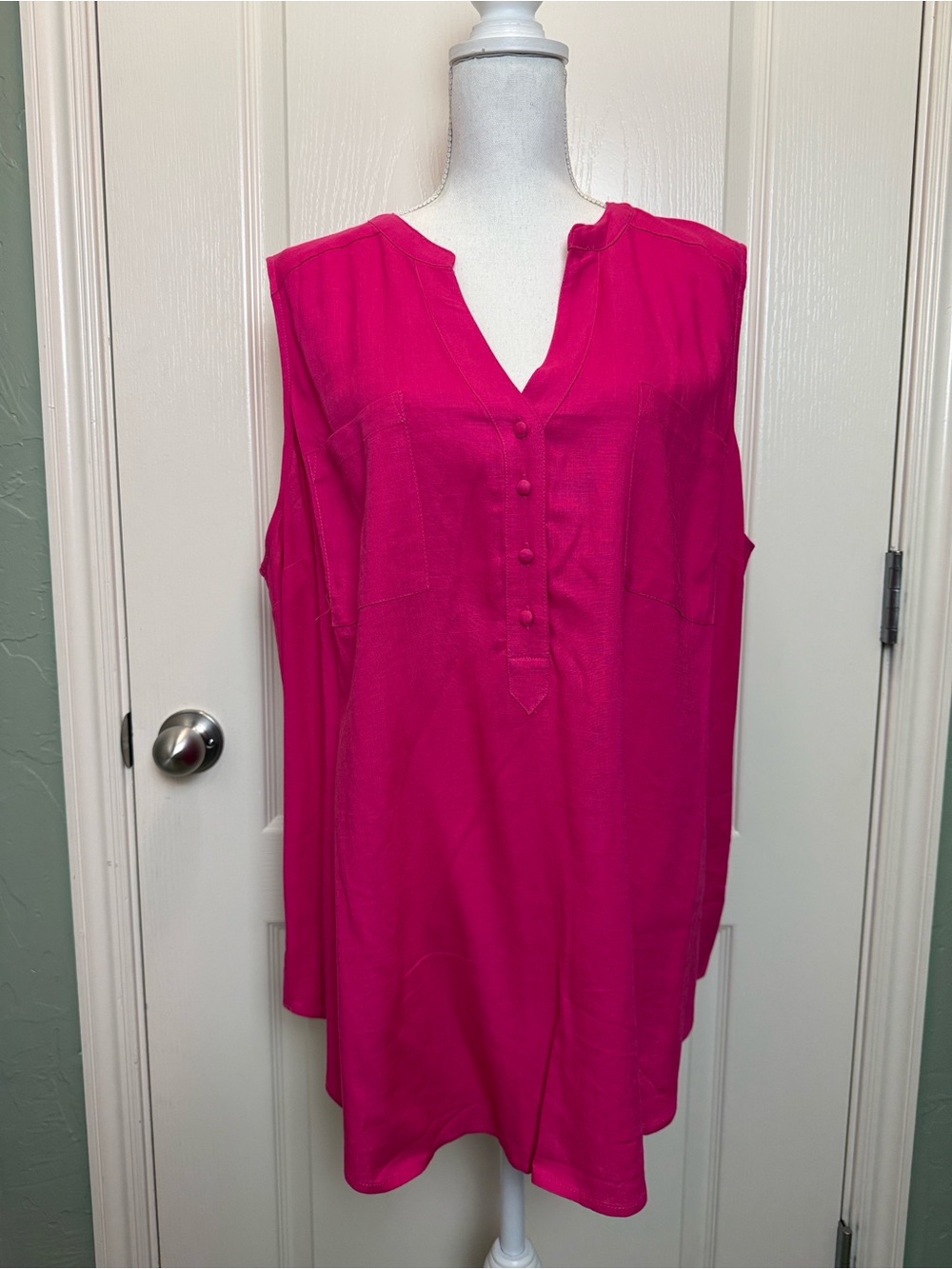 NWT torrid Hot Pink Sleeveless V-Neck Rayon / Linen Tunic size 2X